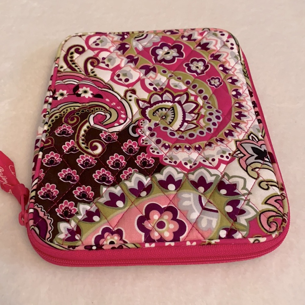 {VB} Vera Bradley | Very Berry Paisley Quilted E-Reader Sleeve Case (11485-063) - Picture 15 of 16